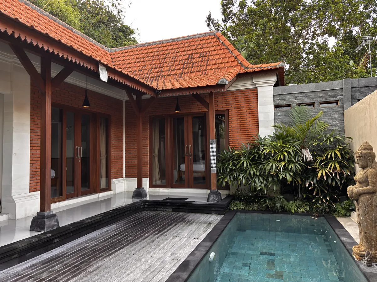 Private villa with pool at Londo House Ubud